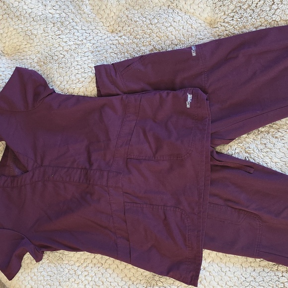 Grey's Anatomy Signature Burgundy Scrub Set - Picture 2 of 7